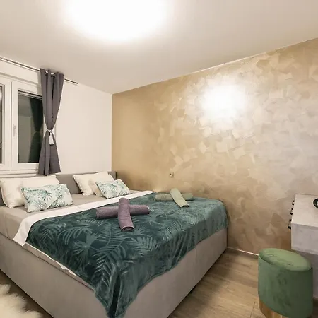 Davor Apartment Mandre