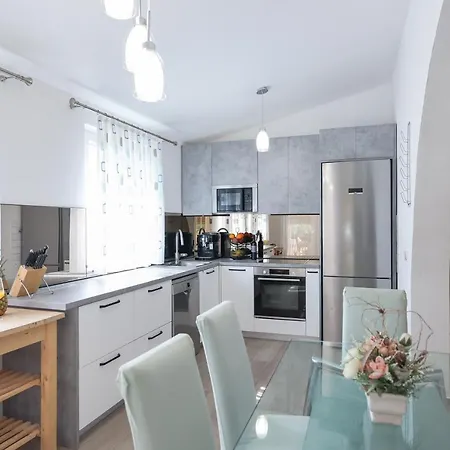 Davor Apartment